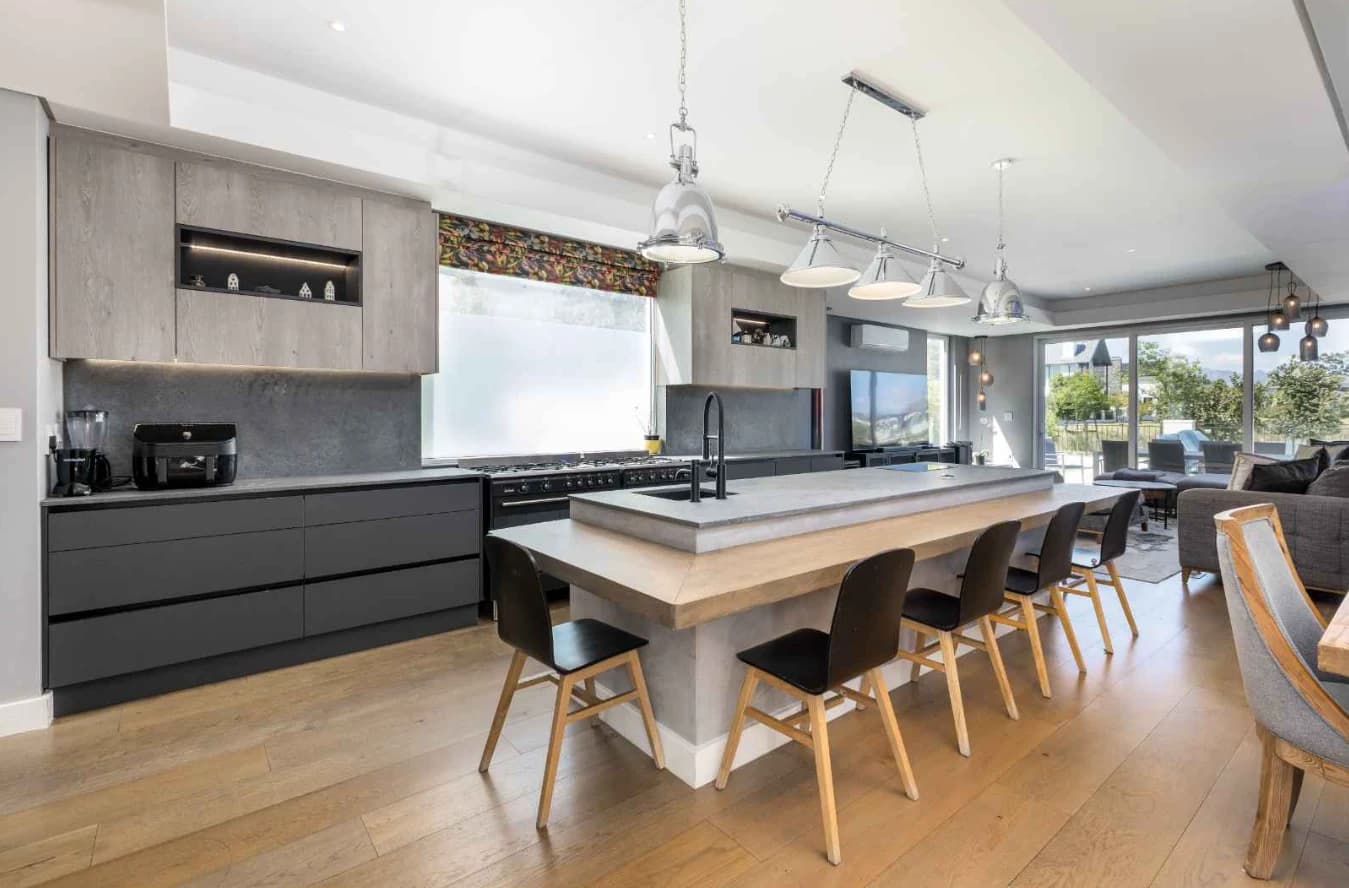 ERF 1535 — kitchen and island