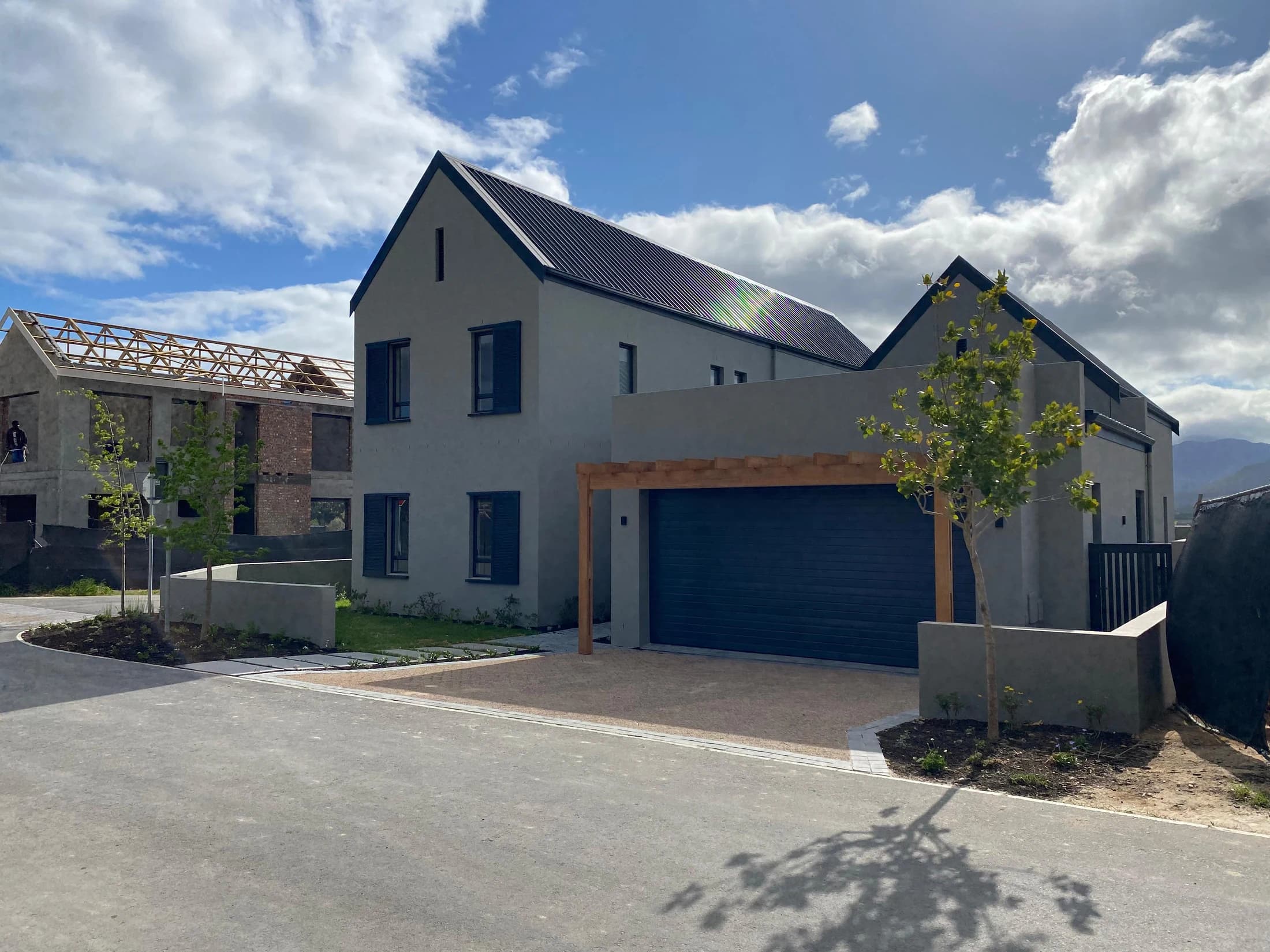 Longlands 362 — street-facing elevation